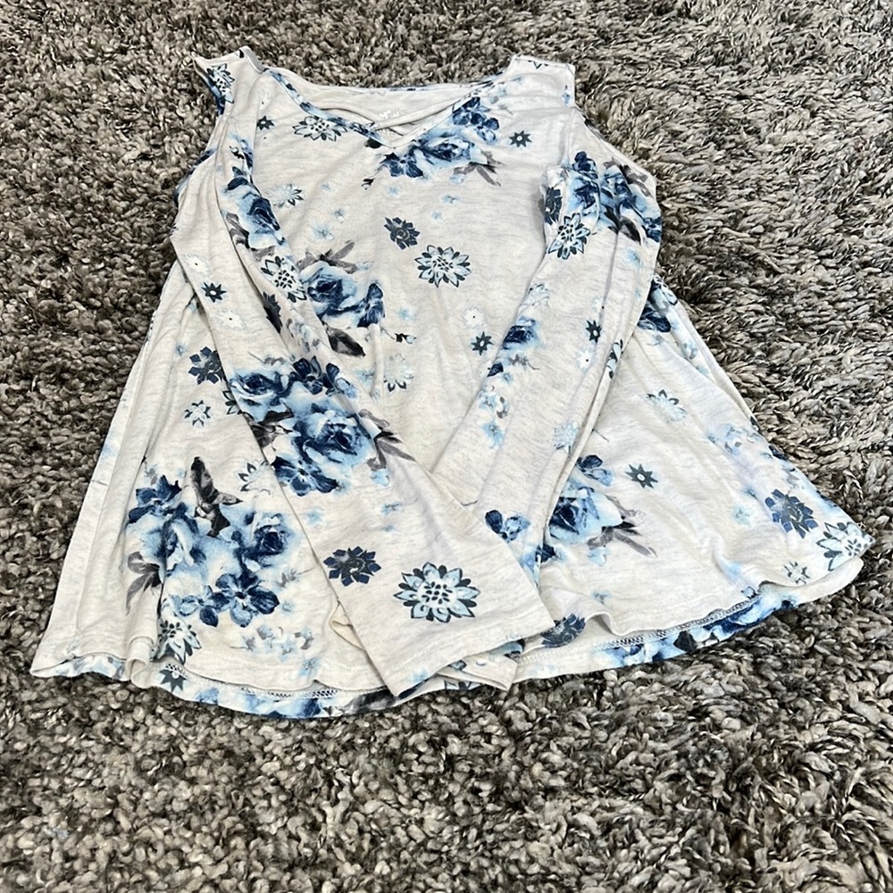 Brand - Justice    Pink shirt with tassel hanging down. Blue shirt with flowers